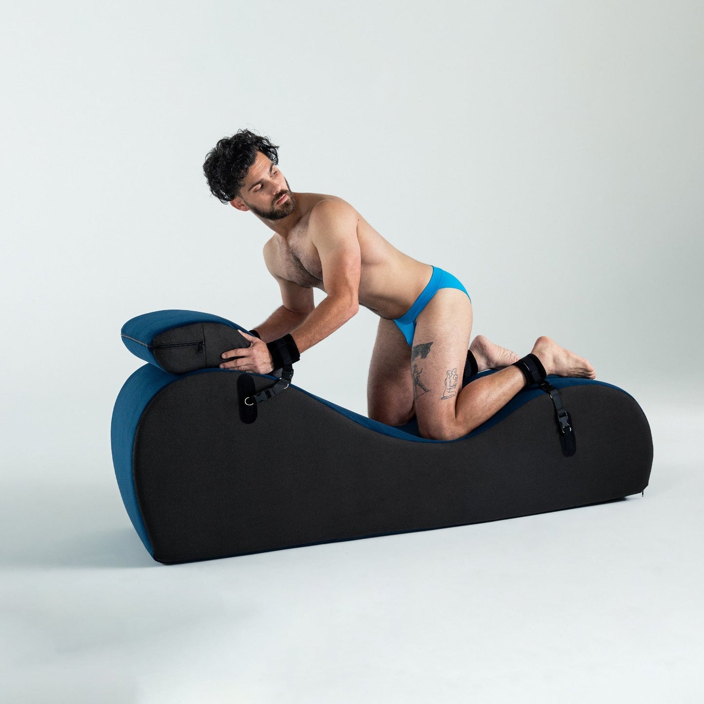 Liberator Lyza Sex Lounger Valkyrie Edition - Thorn & Feather